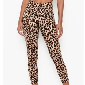 Victoria's Secret Incredible Essential Crossover Waistband Legging